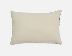 EZIO cushion 30 cm x 45 cm