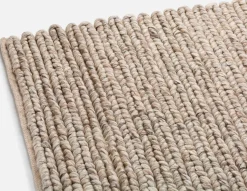 LIA knitted polyester rug 6'x9'