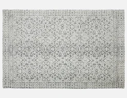MILT knitted polyester rug 6'x9'