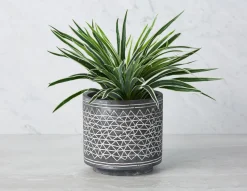 NIO cement pot 18cm