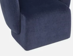 ROANNE accent chair