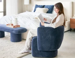 ROANNE accent chair